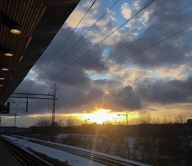 The sun is back #sunset #awesome #awesomeview #worserphoto #trainstation #sliceoflife