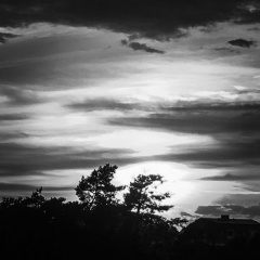 The sunset in black and white #photooftheday #sunset pics #blackandwhite #instasunsets #worserphoto #holymoment