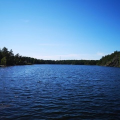 My swim lake is small and deep and warm #gömmaren #lake #worserphoto #awesome