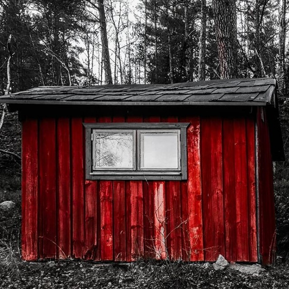 The red house with The big bad Wolf #worserphoto #awesome_shots #lifeislife #huweip20pro #right #notleft  #photooftheday.jpg