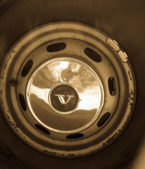 Volvo #oldcar #volvo240 #wheelsofsteel #awesomeday #worserphoto #instacar #instalove.jpg